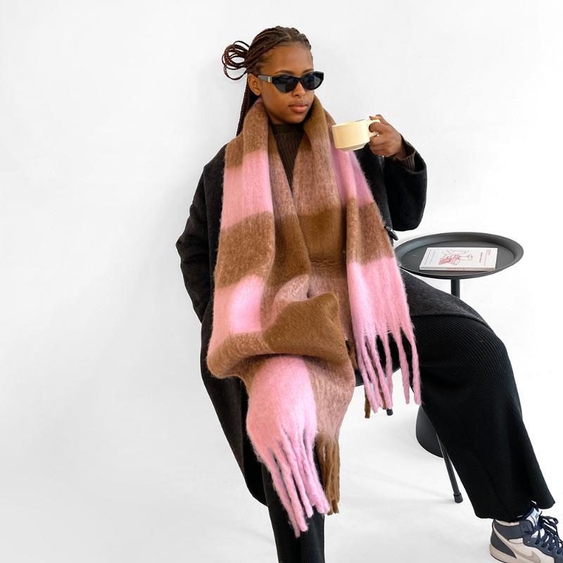 New colored mohair scarf fashion high sense thickened plaid scarf scarf scarf shawl 240*40
New colored mohair scarf fashion high sense thickened plaid scarf scarf scarf shawl 240*40