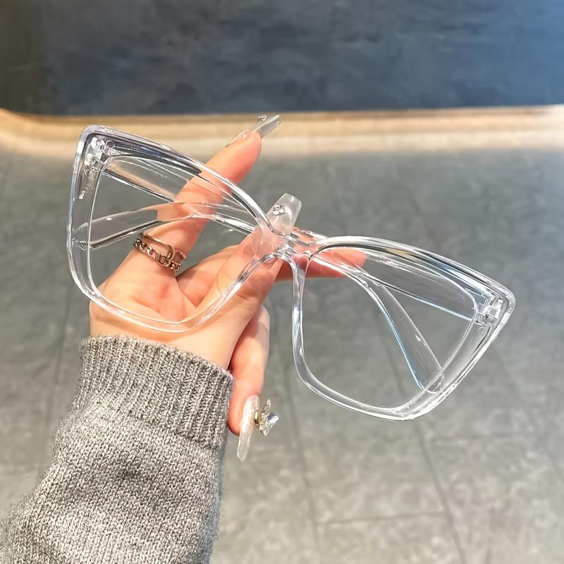 Fashionable Glasses for Both and Square Glasses Suitable for Clothing Matching Playing with Computers
Fashionable Glasses for Both and Square Glasses Suitable for Clothing Matching Playing with Computers
