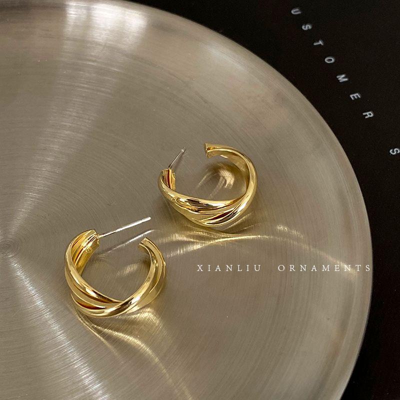 Niche Style Asymmetrical Golden Women s Stylish Unique Earrings Golden Asymmetrical-Silver Needles
Niche Style Asymmetrical Golden Women s Stylish Unique Earrings Golden Asymmetrical-Silver Needles