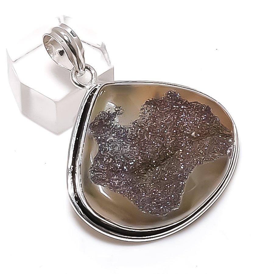 Natural Botswana Druzy Gemstone 925 Sterling Silver Jewelry Pendant 1.89 g7l56
Natural Botswana Druzy Gemstone 925 Sterling Silver Jewelry Pendant 1.89 g7l56