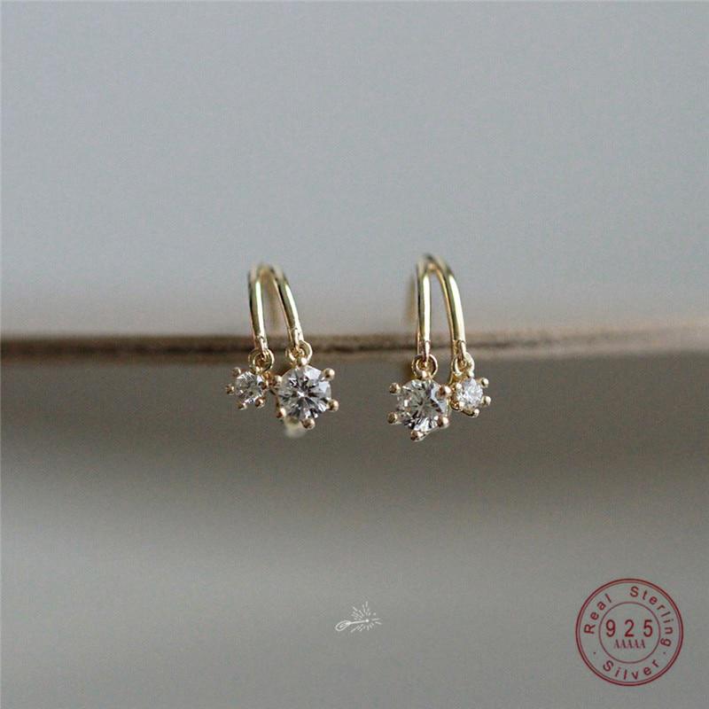 Серьги из стерлингового серебра 925 пробы с изысканным французским кристаллическим покрытием из 14-каратного золота для женщин, модные, стильные, универсальные ювелирные изделия золотой
Серьги из стерлингового серебра 925 пробы с изысканным французским кристаллическим покрытием из 14-каратного золота для женщин, модные, стильные, универсальные ювелирные изделия золотой