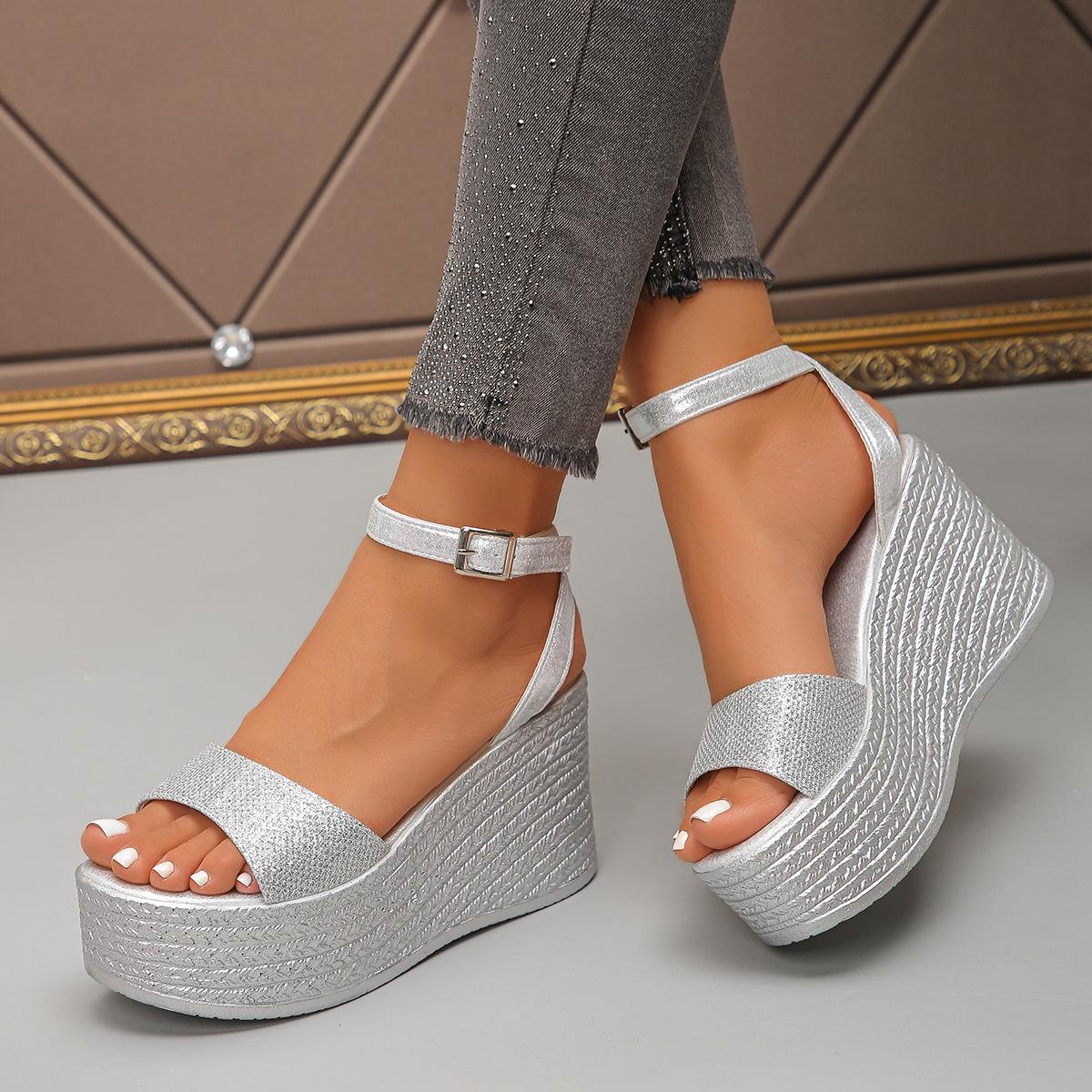 Сандалии большого размера женские 2025 новые босоножки на танкетке с открытым носком и открытым носом 43 серебряный
Сандалии большого размера женские 2025 новые босоножки на танкетке с открытым носком и открытым носом 43 серебряный