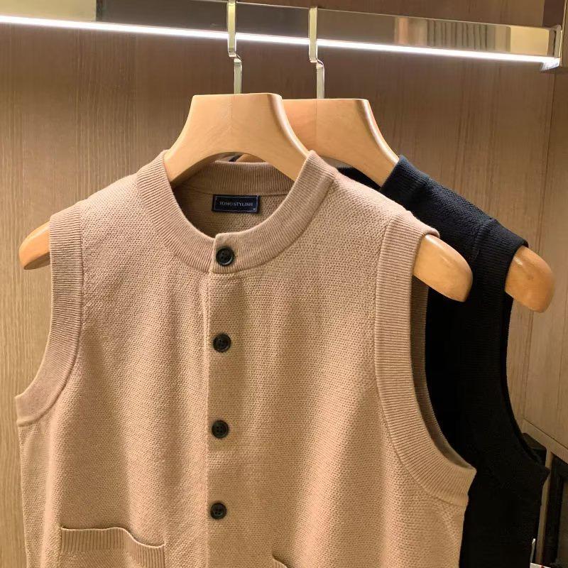 European & American Men s Retro Knitted Cardigan Vest - Autumn Round Neck Sweater M хаки
European & American Men s Retro Knitted Cardigan Vest - Autumn Round Neck Sweater M хаки