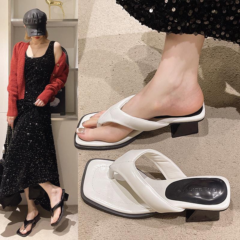2025 summer new fashion outer wear square toe flip-flops thick heel cool slippers medium heel temperament premium sandals 35 чёрный
2025 summer new fashion outer wear square toe flip-flops thick heel cool slippers medium heel temperament premium sandals 35 чёрный