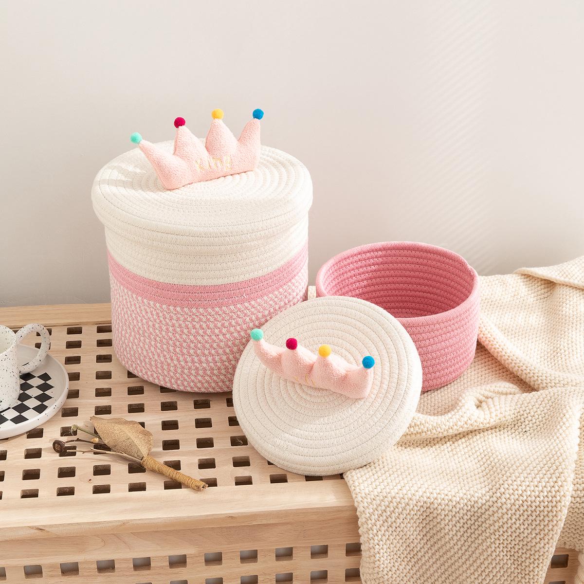 Crown Foldable Cotton Rope Storage Basket with Lid for Snacks, Cosmetics, Toys, and More. Small рожевий
Crown Foldable Cotton Rope Storage Basket with Lid for Snacks, Cosmetics, Toys, and More. Small рожевий