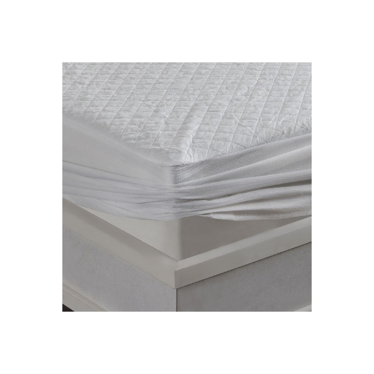 Quilted Patterned Micro Fitted Full Edge Water Liquid Proof Mattress Protector Mattress Protector 60 x 120 білий
Quilted Patterned Micro Fitted Full Edge Water Liquid Proof Mattress Protector Mattress Protector 60 x 120 білий