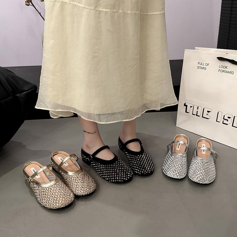 Wear a word with a bag head and half slippers for women in the summer of 2025, the new hollow round head flat bottom shallow mouth sandals 35
Wear a word with a bag head and half slippers for women in the summer of 2025, the new hollow round head flat bottom shallow mouth sandals 35