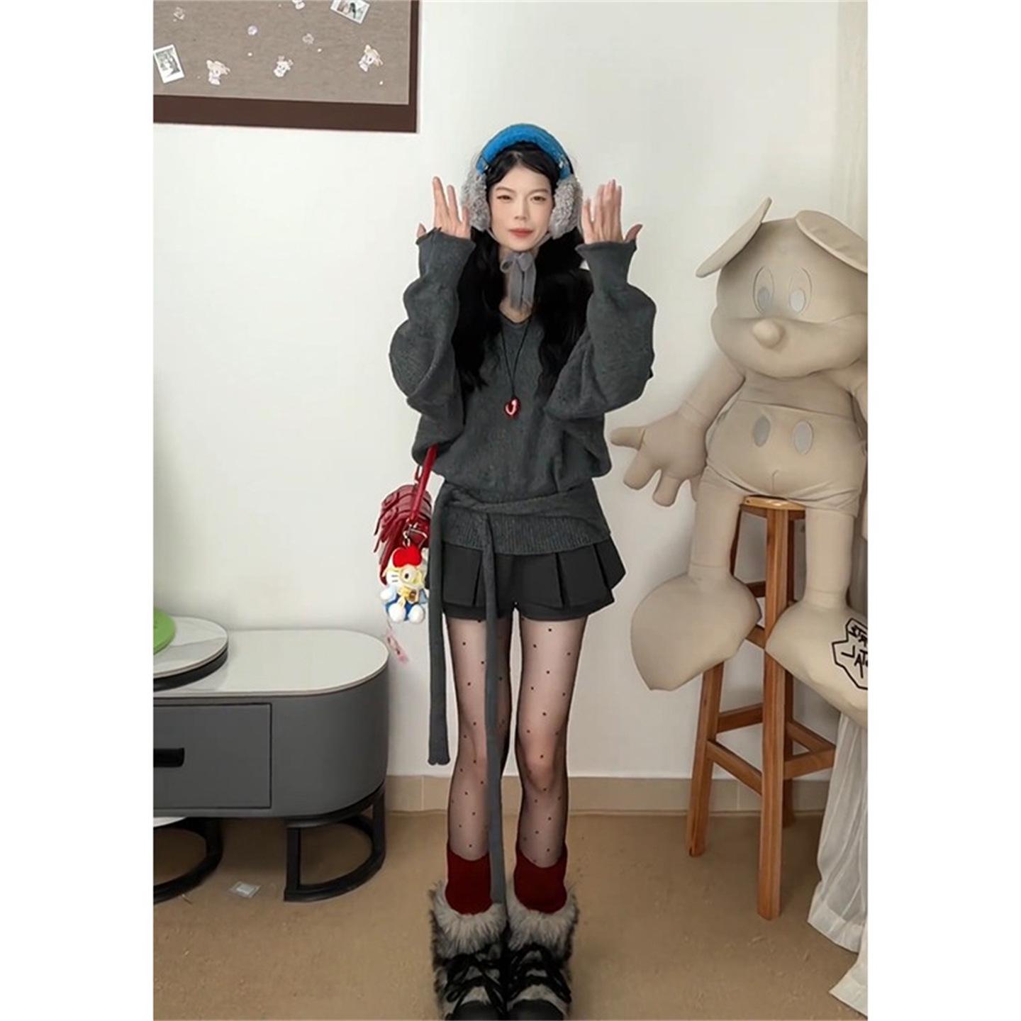 Korean Style Winter Outfit: Waist-Cinched Knit Top & High-Waisted Pleated Skirt Pants Two-Piece Set for Women M (95-105 lbs)
Korean Style Winter Outfit: Waist-Cinched Knit Top & High-Waisted Pleated Skirt Pants Two-Piece Set for Women M (95-105 lbs)