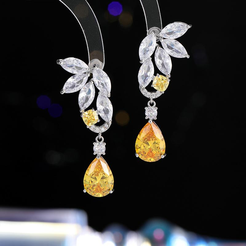 Женские серьги-подвески «Элегантность» класса люкс с инкрустацией цирконами, модные и универсальные, нишевого дизайна
Женские серьги-подвески «Элегантность» класса люкс с инкрустацией цирконами, модные и универсальные, нишевого дизайна