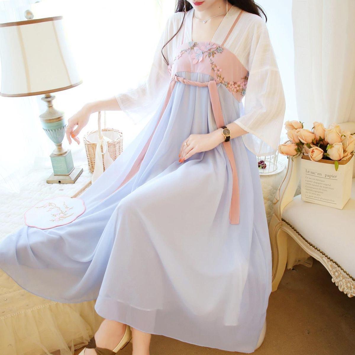 Women s Embroidered Chiffon Hanfu Dress - Summer Ruqun Style L (51-57 kg) светло-синий
Women s Embroidered Chiffon Hanfu Dress - Summer Ruqun Style L (51-57 kg) светло-синий