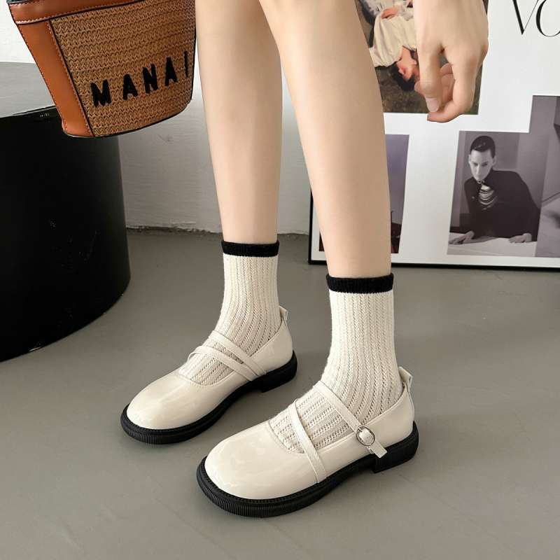 2025 new British style small leather shoes black small leather shoes flat Mary Jane French loafers women s single shoes women s 555
2025 new British style small leather shoes black small leather shoes flat Mary Jane French loafers women s single shoes women s 555