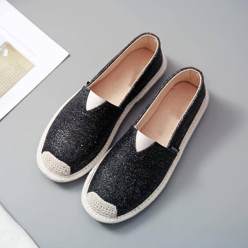Модные женские туфли на плоской подошве, повседневные мокасины с круглым носком, блестящие парусиновые женские черные белые туфли на плоской подошве с мелкими отверстиями для девочек, обувь 40 чёрный
Модные женские туфли на плоской подошве, повседневные мокасины с круглым носком, блестящие парусиновые женские черные белые туфли на плоской подошве с мелкими отверстиями для девочек, обувь 40 чёрный