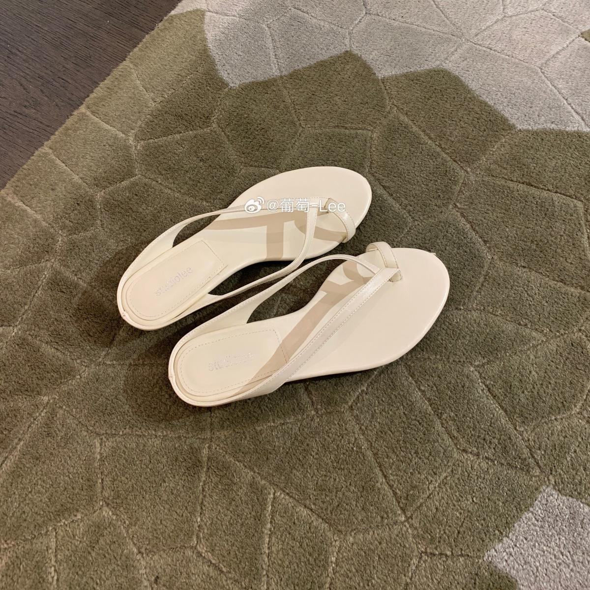 Leather minimalist strap round head cover toe thick heel cool slippers women s summer wear half drag 40
Leather minimalist strap round head cover toe thick heel cool slippers women s summer wear half drag 40