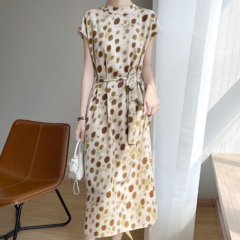 French style Fashion New Elegant Half-high Collar Satin Print Dress Draping Effect Elegant All-Match Printing Long dress Shallow Coffee Point 4XL(140-160)
French style Fashion New Elegant Half-high Collar Satin Print Dress Draping Effect Elegant All-Match Printing Long dress Shallow Coffee Point 4XL(140-160)