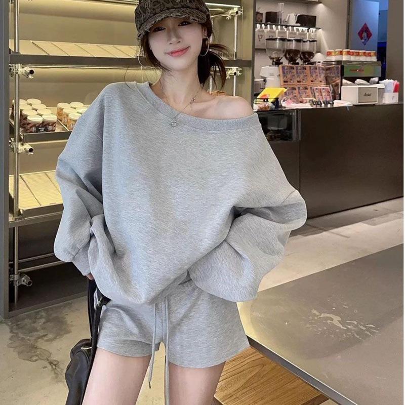 Women s One-Shoulder Long-Sleeve Solid Color Sweatshirt - Autumn/Winter Small Size, Sweet & Spicy. XL
Women s One-Shoulder Long-Sleeve Solid Color Sweatshirt - Autumn/Winter Small Size, Sweet & Spicy. XL
