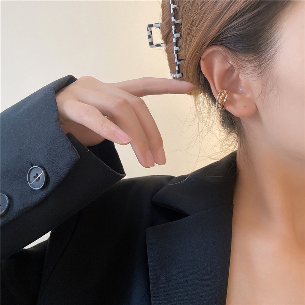 No Piercing Ladies Ear Cuff Korean Earrings for Women Pearls Ear Clips Cartilage Clip Earrings
No Piercing Ladies Ear Cuff Korean Earrings for Women Pearls Ear Clips Cartilage Clip Earrings