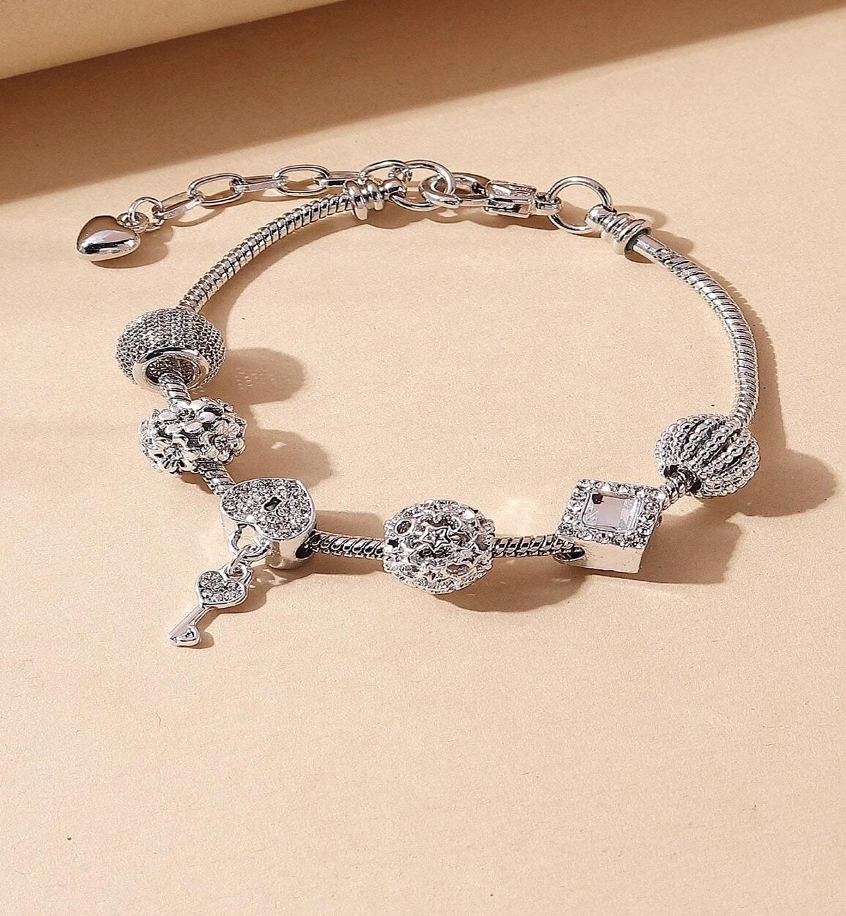 1PC Women s Fashion Pan Family Multi element Beaded Key Bracelet Date Travel Banquet Party Holiday Dressing Gift
1PC Women s Fashion Pan Family Multi element Beaded Key Bracelet Date Travel Banquet Party Holiday Dressing Gift