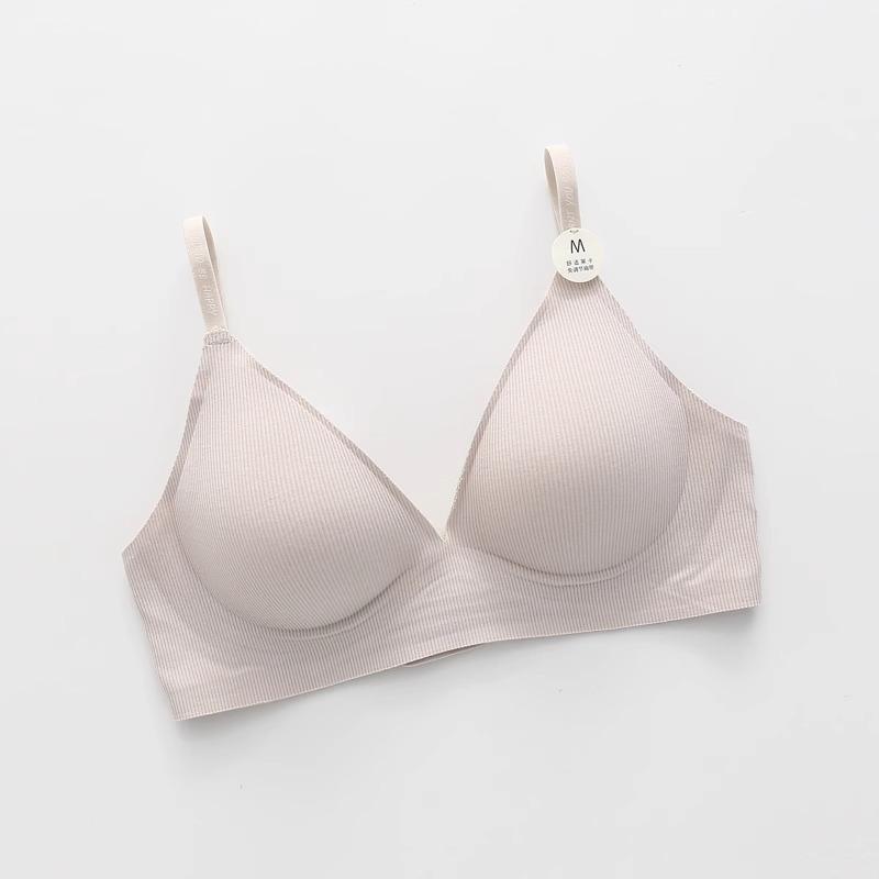 Japanese lazy wind without steel ring text gathering simple deep V letter seamless soft support s (recommended 70ab) молочный белый
Japanese lazy wind without steel ring text gathering simple deep V letter seamless soft support s (recommended 70ab) молочный белый