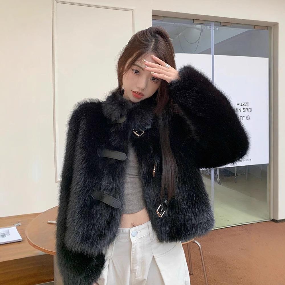 Экологически чистая шуба Зимняя маленькая новая имитация лисьего меха Модная женская одежда Черный воротник-стойка Топ Трендовый M чёрный
Экологически чистая шуба Зимняя маленькая новая имитация лисьего меха Модная женская одежда Черный воротник-стойка Топ Трендовый M чёрный