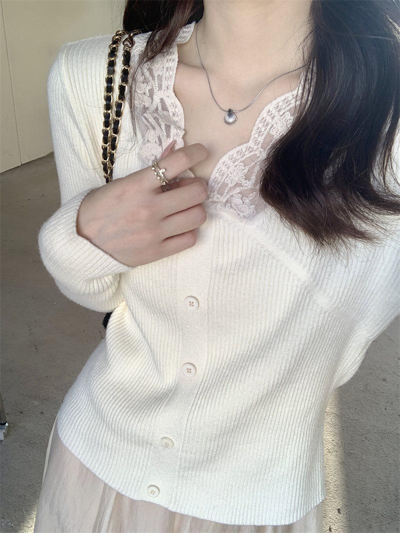 Топ женский вязаный приталенного силуэта с V-образным вырезом из французского кружева - Коллекция Весна-Осень L
Топ женский вязаный приталенного силуэта с V-образным вырезом из французского кружева - Коллекция Весна-Осень L