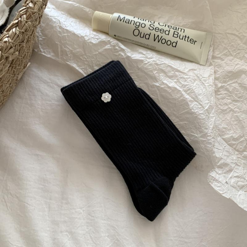 Женские осенние новые простые универсальные однотонные носки-гольфы с маленькой цветочной пряжкой 1 pair чёрный
Женские осенние новые простые универсальные однотонные носки-гольфы с маленькой цветочной пряжкой 1 pair чёрный