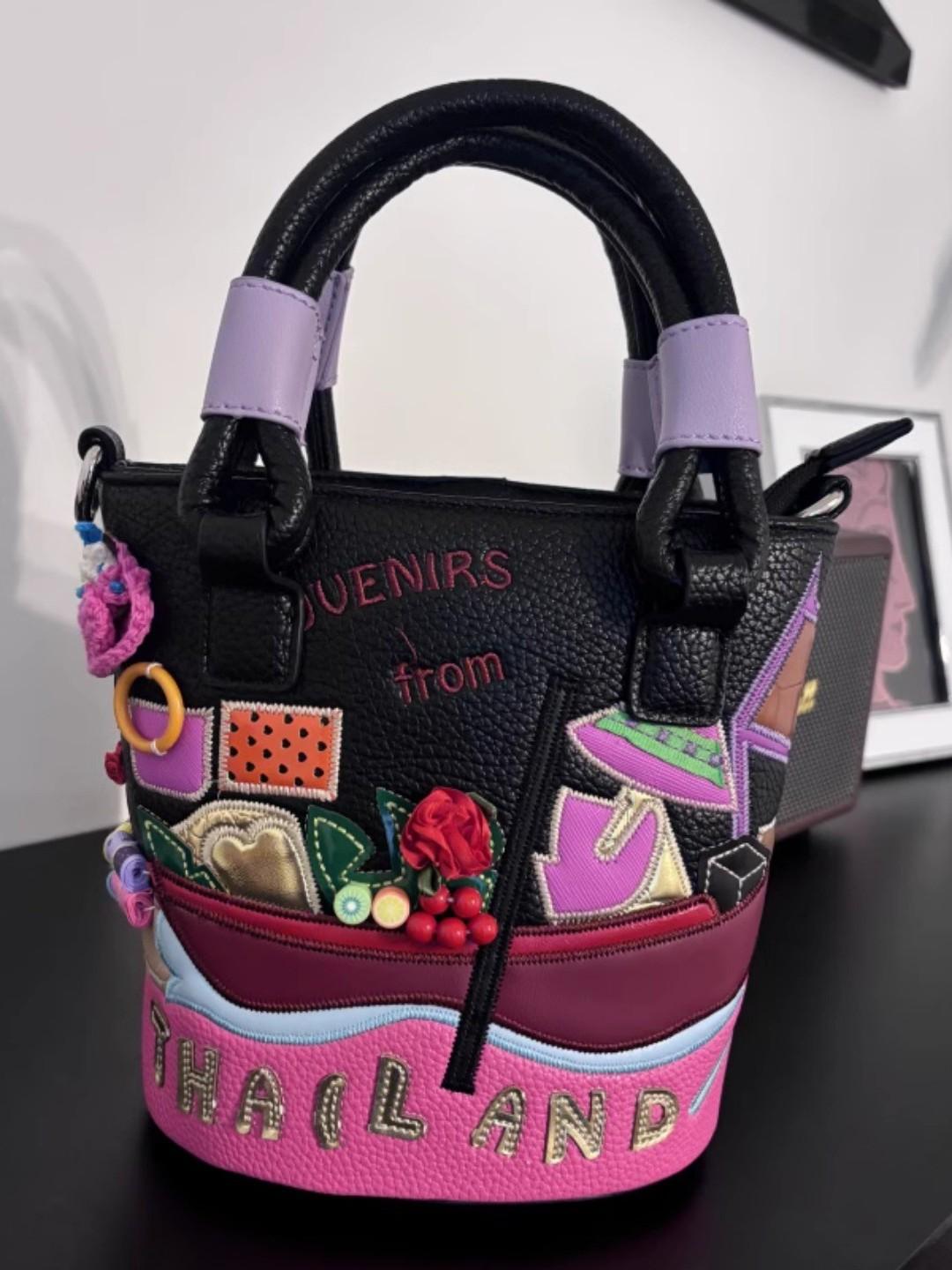 Bags Women S Tide Versatile Bucket Bags Small Splicing Embroidery Three-Dimensional Women S Crossbody Handheld Shoulder Bag чорний
Bags Women S Tide Versatile Bucket Bags Small Splicing Embroidery Three-Dimensional Women S Crossbody Handheld Shoulder Bag чорний