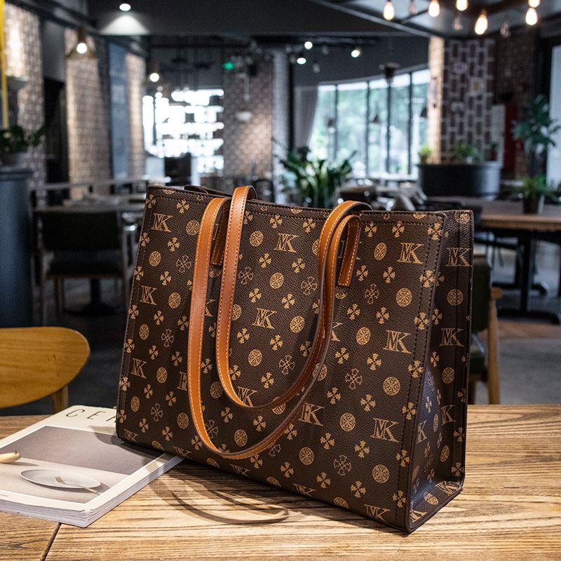 Hong Kong Genuine Leather Portable Women s Shoulder Fashion Big Bags Print + shoulder strap Brown
Hong Kong Genuine Leather Portable Women s Shoulder Fashion Big Bags Print + shoulder strap Brown