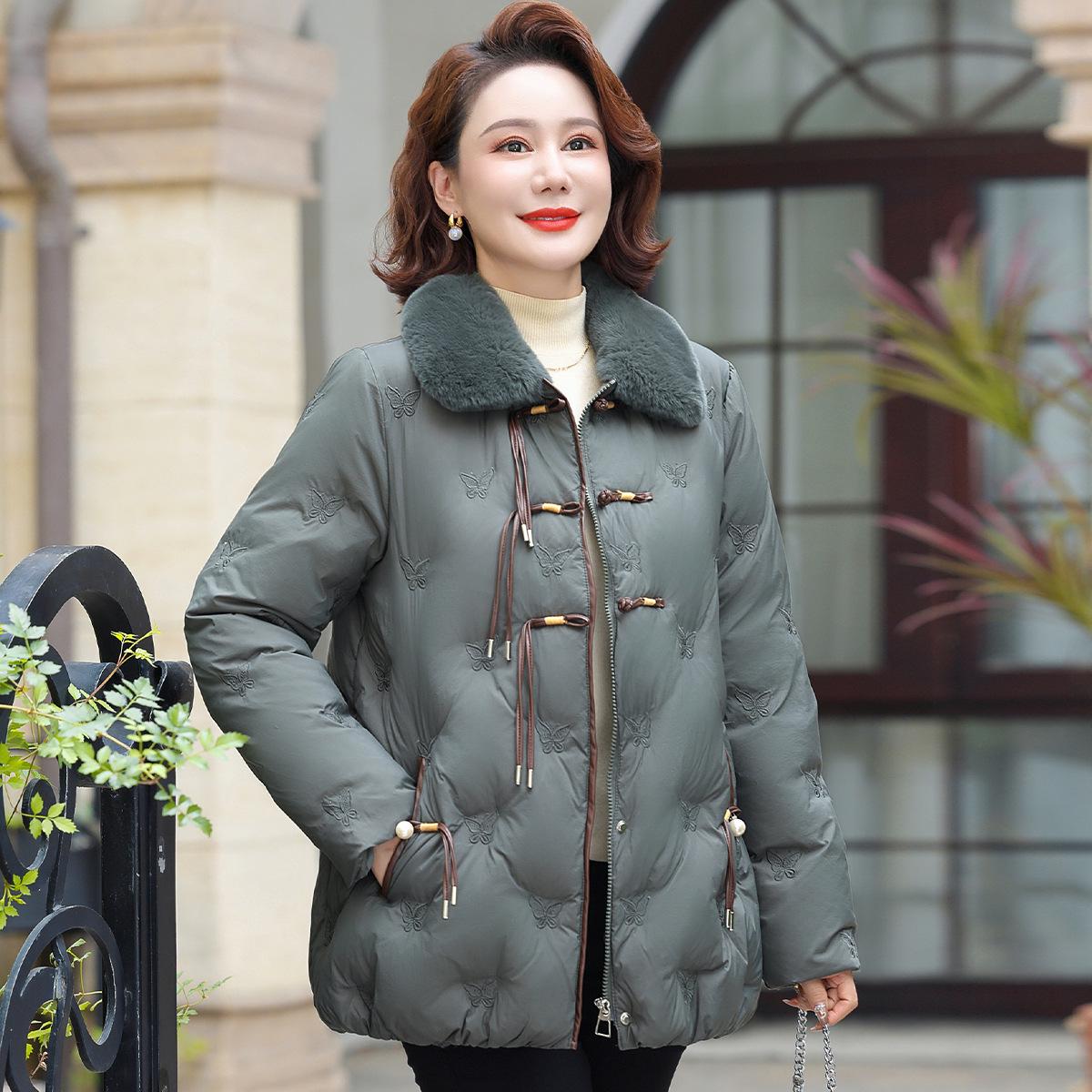 Winter 2025 Mid-length Fur Collar Down Jacket for Middle-aged Women - Fashionable Thick Cold Protection Coat XL (90-105 Jin) темно-зелений колір
Winter 2025 Mid-length Fur Collar Down Jacket for Middle-aged Women - Fashionable Thick Cold Protection Coat XL (90-105 Jin) темно-зелений колір