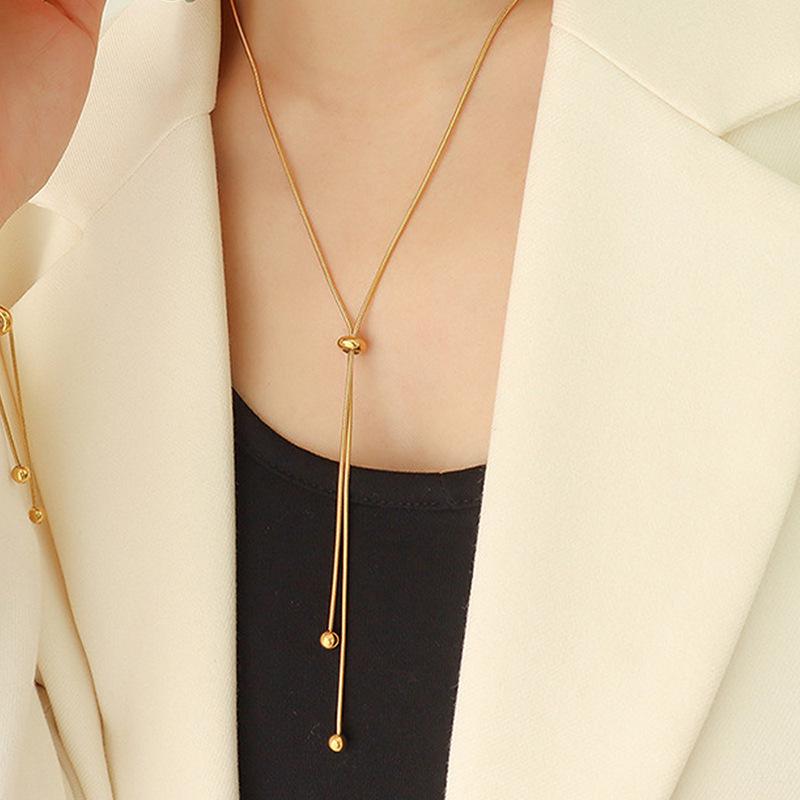 St. Delan Fashionable Titanium Steel Snake Chain Necklace - Elegant, Versatile Round Design for Sweaters.
St. Delan Fashionable Titanium Steel Snake Chain Necklace - Elegant, Versatile Round Design for Sweaters.