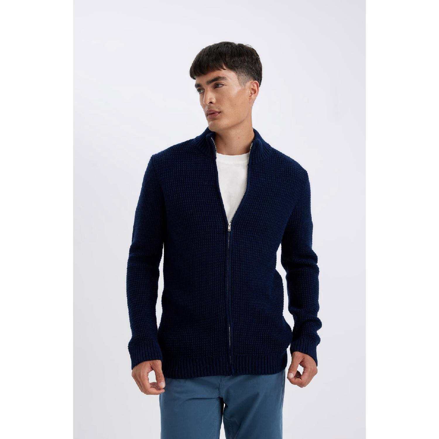 Navy Blue Standard Fit Regular Cut Half Turtleneck Zippered Knitwear Cardigan R1195az24wn XS
Navy Blue Standard Fit Regular Cut Half Turtleneck Zippered Knitwear Cardigan R1195az24wn XS