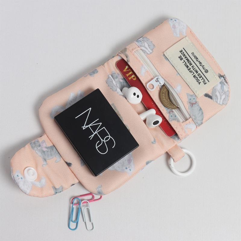 Change bag female new student cute storage bag polyester small fresh coin CDD card bag versatile trend compact
Change bag female new student cute storage bag polyester small fresh coin CDD card bag versatile trend compact