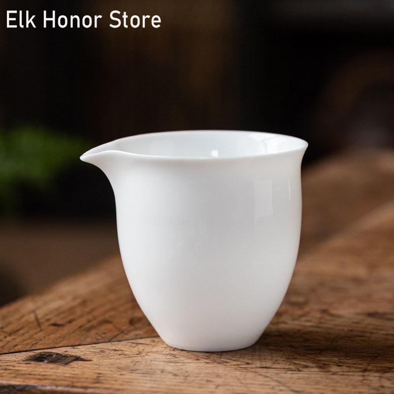 200ml Sweet White Porcelain Tea Pitcher Fair Cup Ceramic Tea Distributor Divide Tea Chahai Household KungFu Tea Set Tea Ceremony
200ml Sweet White Porcelain Tea Pitcher Fair Cup Ceramic Tea Distributor Divide Tea Chahai Household KungFu Tea Set Tea Ceremony