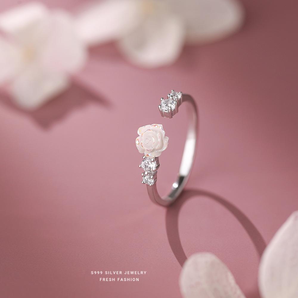 999 Sterling Silver Inlaid Zircon Exquisite White Flowers Opening Ring for Women French Temperament Party Jewelry Accessories серебряный
999 Sterling Silver Inlaid Zircon Exquisite White Flowers Opening Ring for Women French Temperament Party Jewelry Accessories серебряный