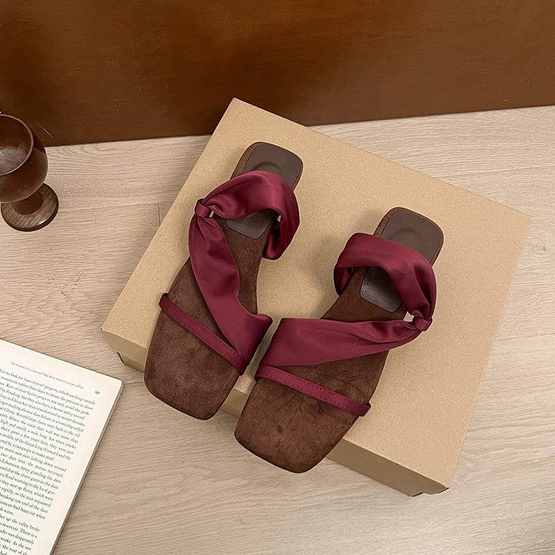 Red French fairy wind square head heightened slope heel slippers women s outer wear summer 2025 new with skirt cool slippers 40 бордовый
Red French fairy wind square head heightened slope heel slippers women s outer wear summer 2025 new with skirt cool slippers 40 бордовый