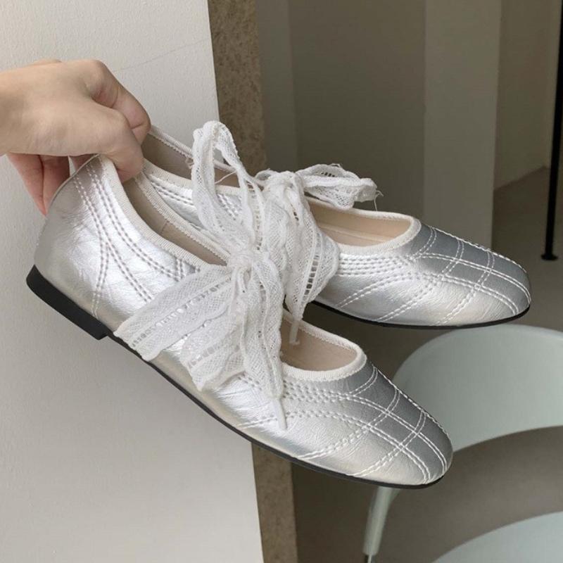 Fashion Round Toe Ballet Flats Women Butterfly-knot 2026 New Concise Casual Flat Shoes Comfy Silvery Brand Designer Women Shoes 40 срібний
Fashion Round Toe Ballet Flats Women Butterfly-knot 2026 New Concise Casual Flat Shoes Comfy Silvery Brand Designer Women Shoes 40 срібний