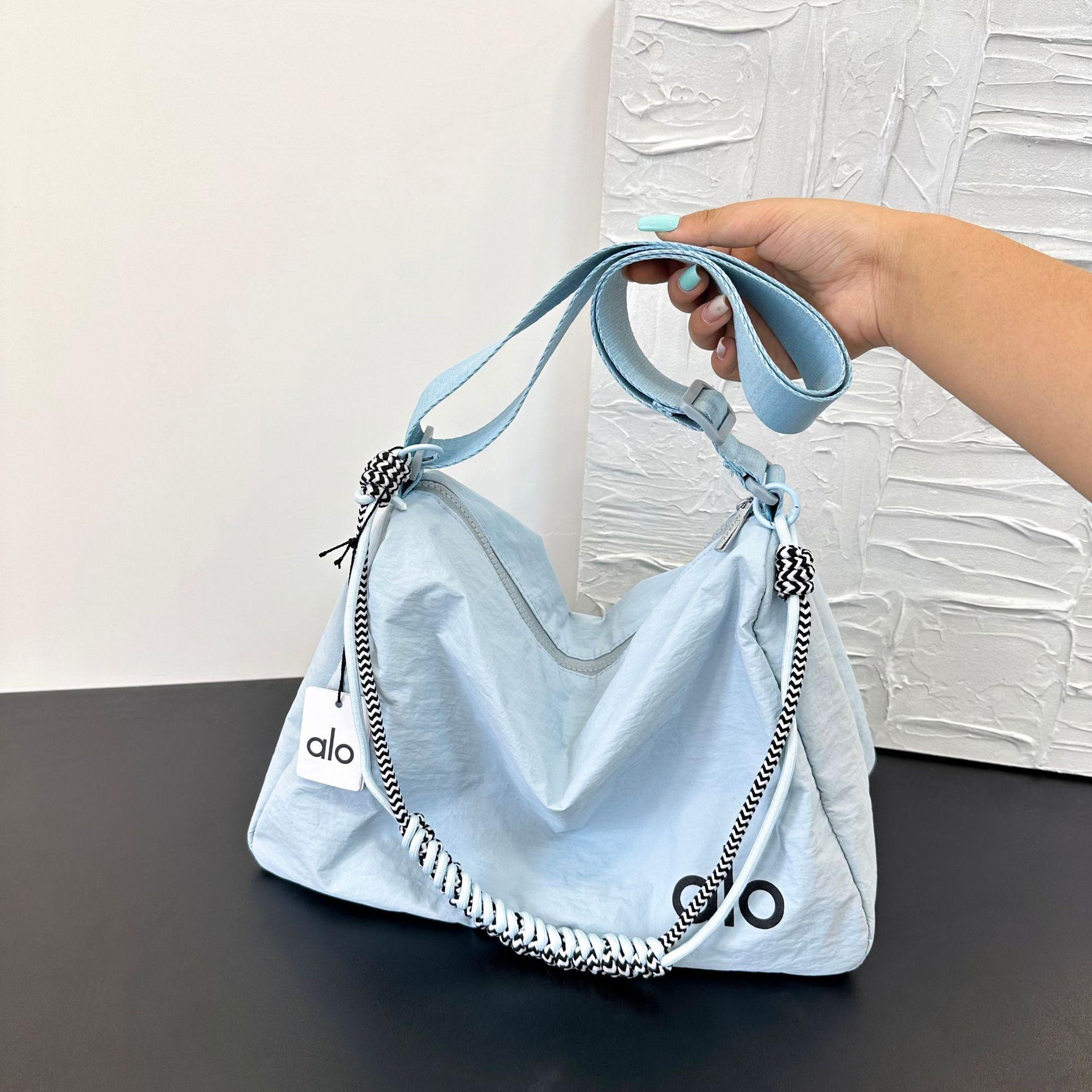 Dumpling Bag, Armpit Bag, Fashionable Waterproof Single Shoulder Crossbody Bag, Large Capacity Women s Bag, Lightweight Work Commuting Bag
Dumpling Bag, Armpit Bag, Fashionable Waterproof Single Shoulder Crossbody Bag, Large Capacity Women s Bag, Lightweight Work Commuting Bag