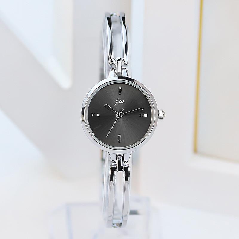 Minimalist Round Gold Watch For Women Quartz Jewelry Accessory Gift Silver Shell Black
Minimalist Round Gold Watch For Women Quartz Jewelry Accessory Gift Silver Shell Black