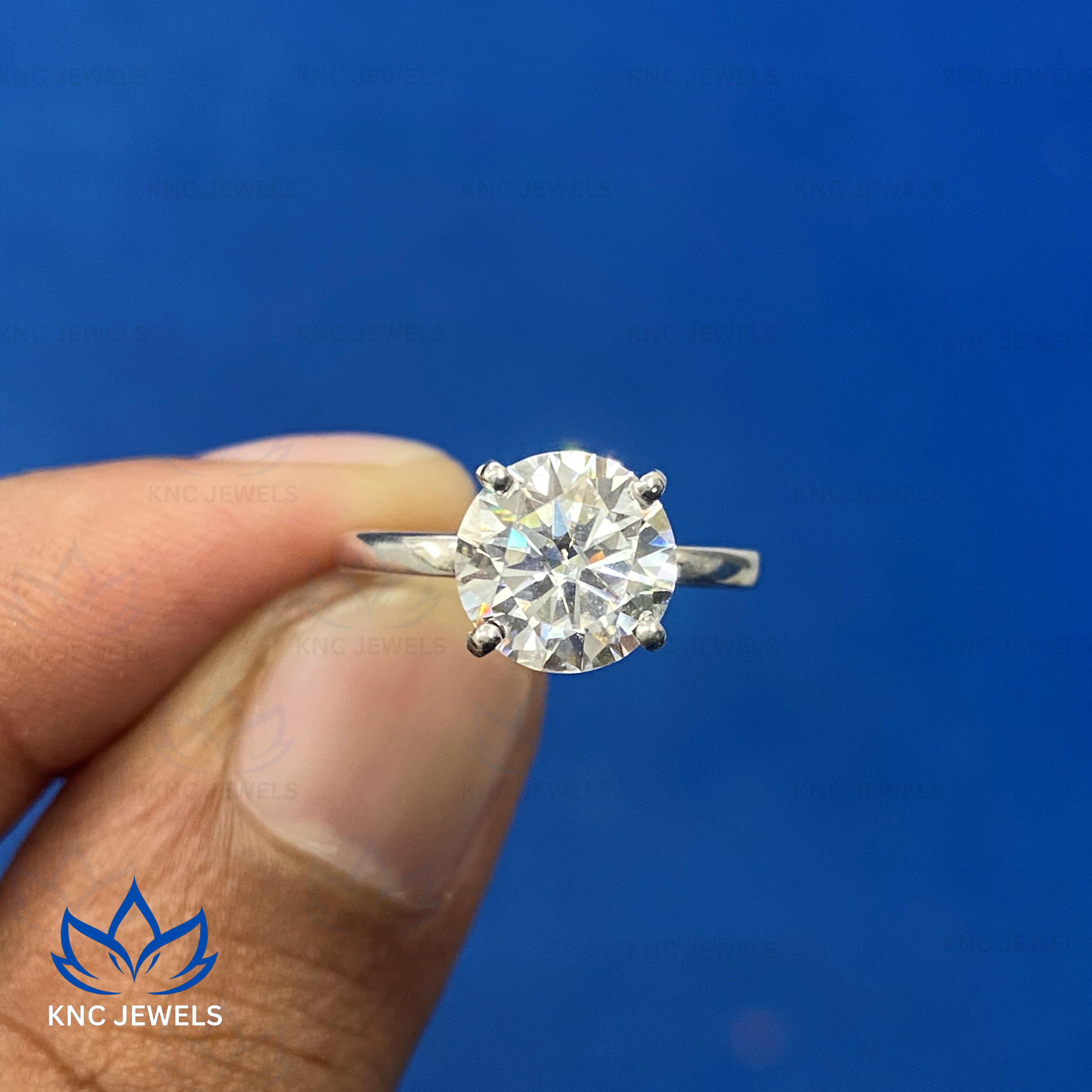Кольцо для помолвки с муассанитом Knc Jewels 3,2 карата, удлиненной огранки «кушон», скрытым ореолом, серебро 925 пробы Ring Size 4 US
Кольцо для помолвки с муассанитом Knc Jewels 3,2 карата, удлиненной огранки «кушон», скрытым ореолом, серебро 925 пробы Ring Size 4 US