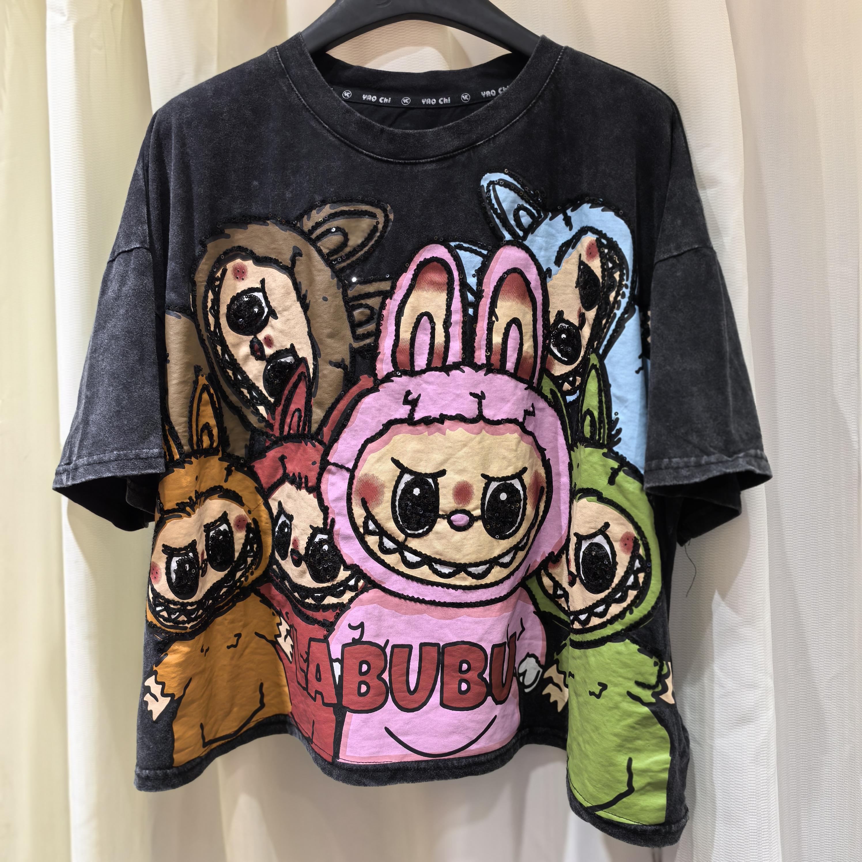 Лабубу Сладкая футболка с мультяшным принтом для студентов Новый весенне-летний пуловер с женской повседневной базовой одеждой XL
Лабубу Сладкая футболка с мультяшным принтом для студентов Новый весенне-летний пуловер с женской повседневной базовой одеждой XL