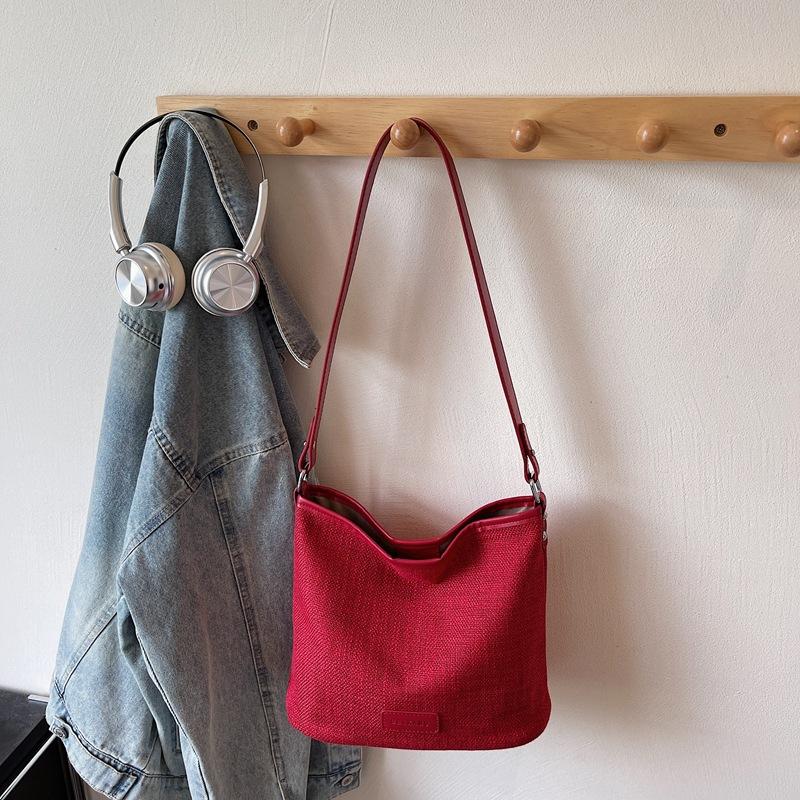 Summer new 2025 commuter vacation bucket bag women s fashion foreign style shoulder bag niche high value messenger bag красный
Summer new 2025 commuter vacation bucket bag women s fashion foreign style shoulder bag niche high value messenger bag красный