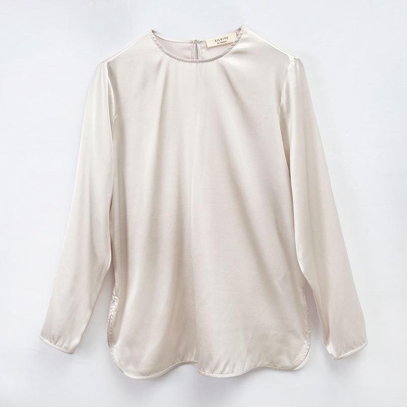 Топ с длинным рукавом из шелкового крепа де шин с разрезом по низу Extra Large
Топ с длинным рукавом из шелкового крепа де шин с разрезом по низу Extra Large