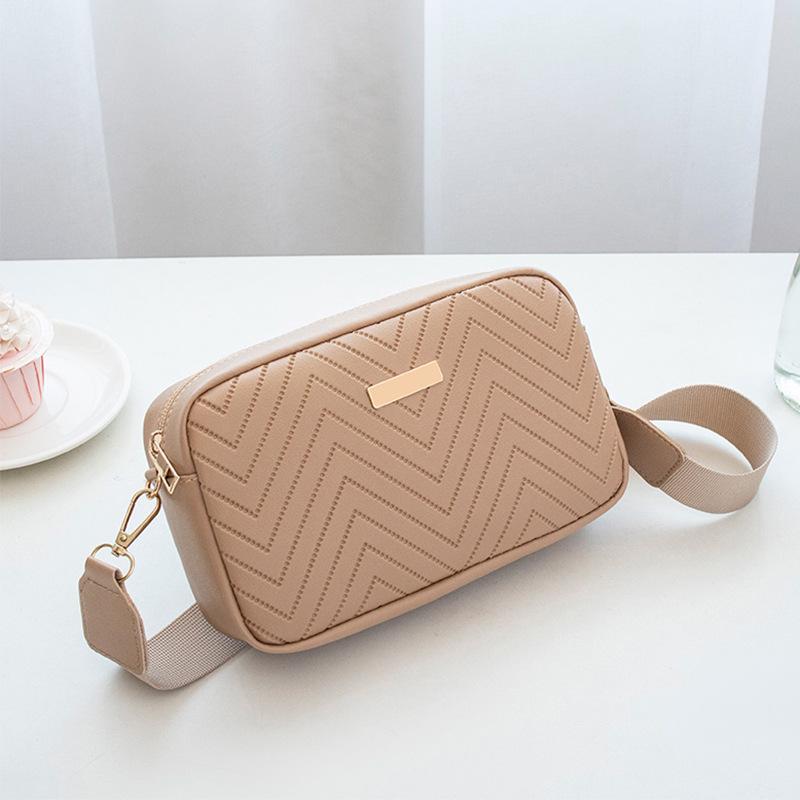 2026 Women s Embossed Wave Pattern Square Camera Shoulder Bag абрикосовий
2026 Women s Embossed Wave Pattern Square Camera Shoulder Bag абрикосовий