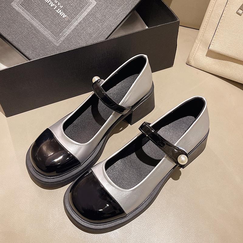 French Mary Jane small leather shoes women s 2025 spring new color matching fashion versatile British style thick heel high heel single shoes 40 серебряный
French Mary Jane small leather shoes women s 2025 spring new color matching fashion versatile British style thick heel high heel single shoes 40 серебряный