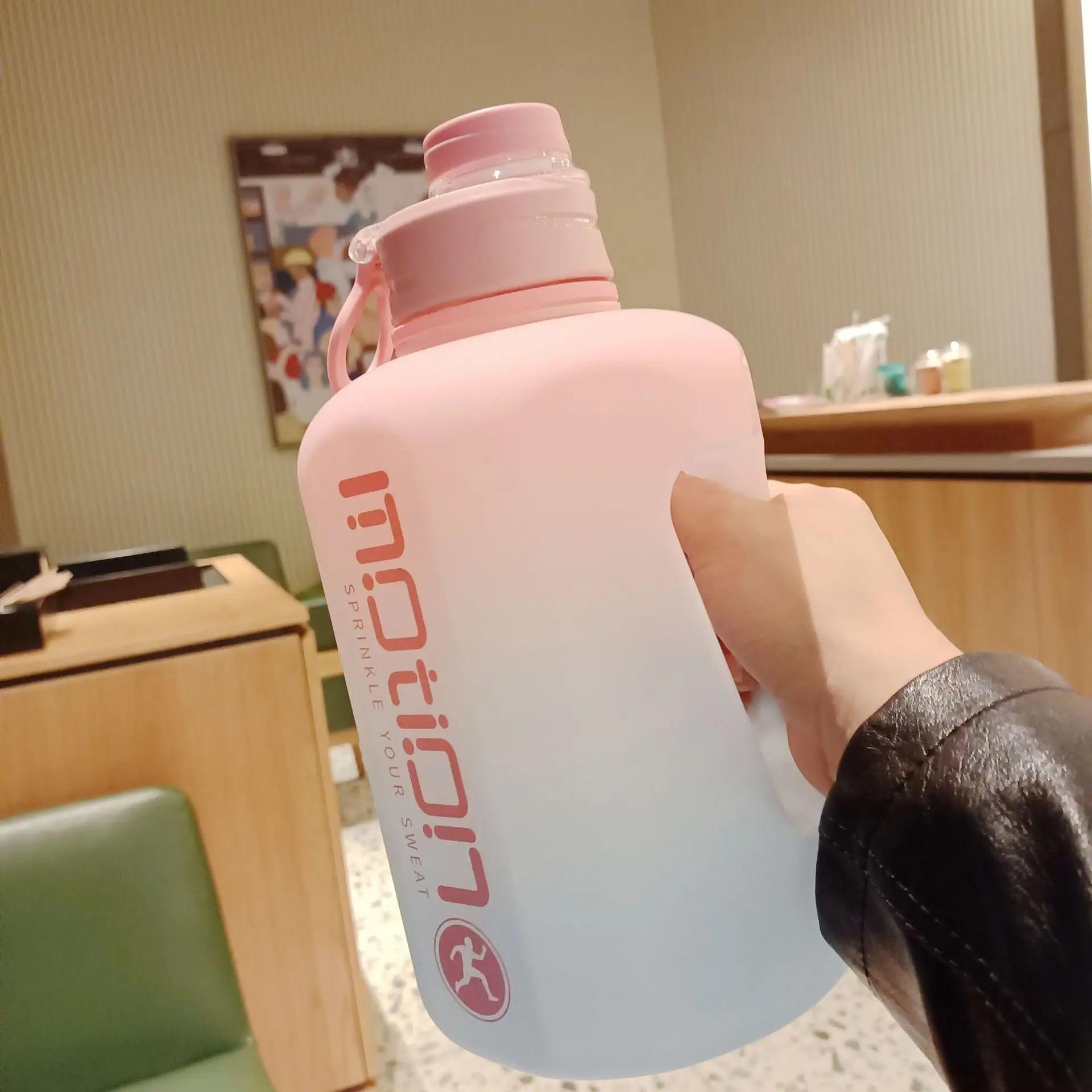 2400 мл большой емкости спортивная бутылка для воды портативная бочка для тонны градиентный цвет пластиковая чашка для воды уличный чайник для фитнеса 2.4L
2400 мл большой емкости спортивная бутылка для воды портативная бочка для тонны градиентный цвет пластиковая чашка для воды уличный чайник для фитнеса 2.4L