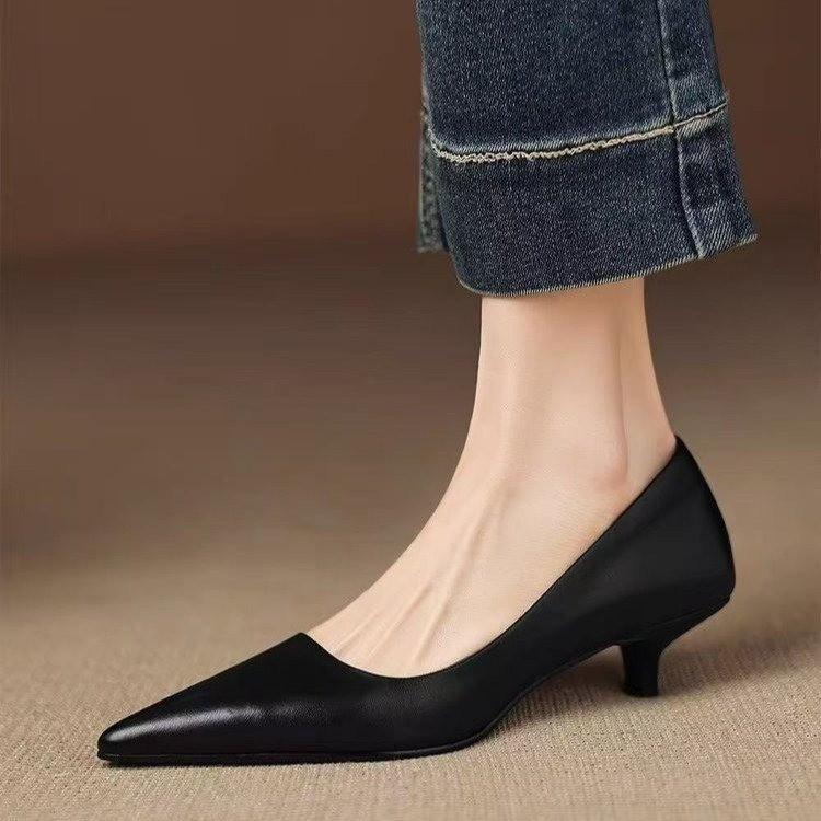 New Style Women s Shoes - Pointed Toe, Medium Heel, Single Strap Design 40 чорний
New Style Women s Shoes - Pointed Toe, Medium Heel, Single Strap Design 40 чорний