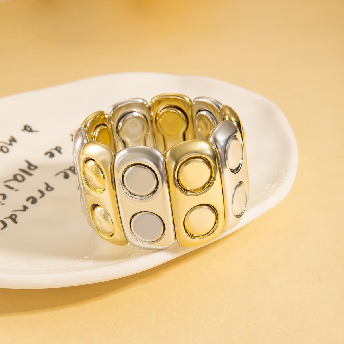 Простий еластичний браслет у кольорах важкої промисловості, ретро-перебільшений металевий стиль, модні прикраси для темпераменту
Простий еластичний браслет у кольорах важкої промисловості, ретро-перебільшений металевий стиль, модні прикраси для темпераменту