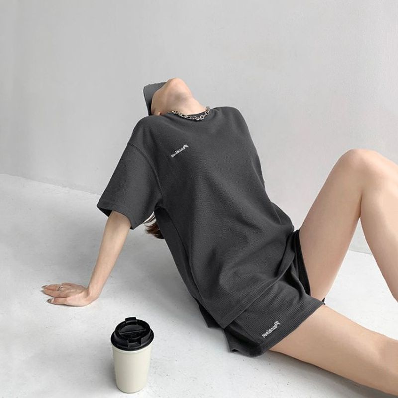 Loose Letter Printed T-shirt Shorts Set Letter Print T-shirt Shorts Set Gray XXL
Loose Letter Printed T-shirt Shorts Set Letter Print T-shirt Shorts Set Gray XXL