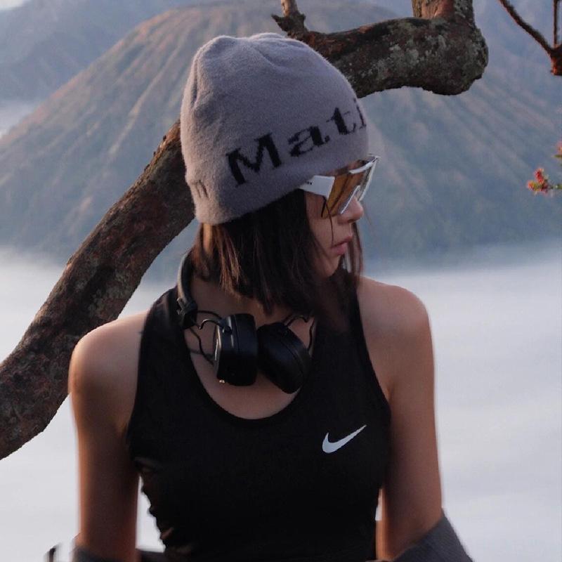 Autumn and winter hats women s big head circumference knitted hats fashionable versatile wool hats ear protectors warm cold hats One Size
Autumn and winter hats women s big head circumference knitted hats fashionable versatile wool hats ear protectors warm cold hats One Size