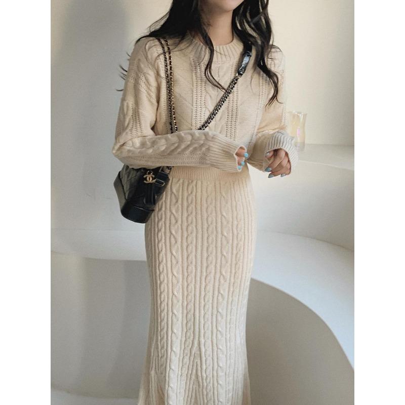 Korean Chic Autumn and Winter Versatile Temperament Twist Pattern Loose Sweater Top + Knitted Fishtail Skirt Two-piece Set One size абрикосовий
Korean Chic Autumn and Winter Versatile Temperament Twist Pattern Loose Sweater Top + Knitted Fishtail Skirt Two-piece Set One size абрикосовий