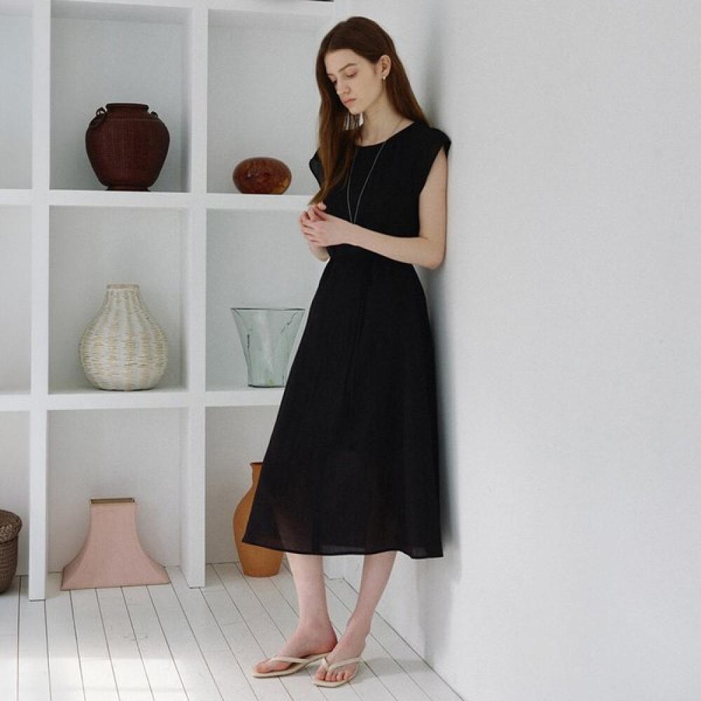 On On Women Neck Shirring Maxi Dress New6mo521 BLACK/S_01
On On Women Neck Shirring Maxi Dress New6mo521 BLACK/S_01